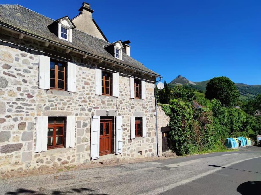 Maison Familiale Et Authentique Saint-Jacques-des-Blats Ngoại thất bức ảnh