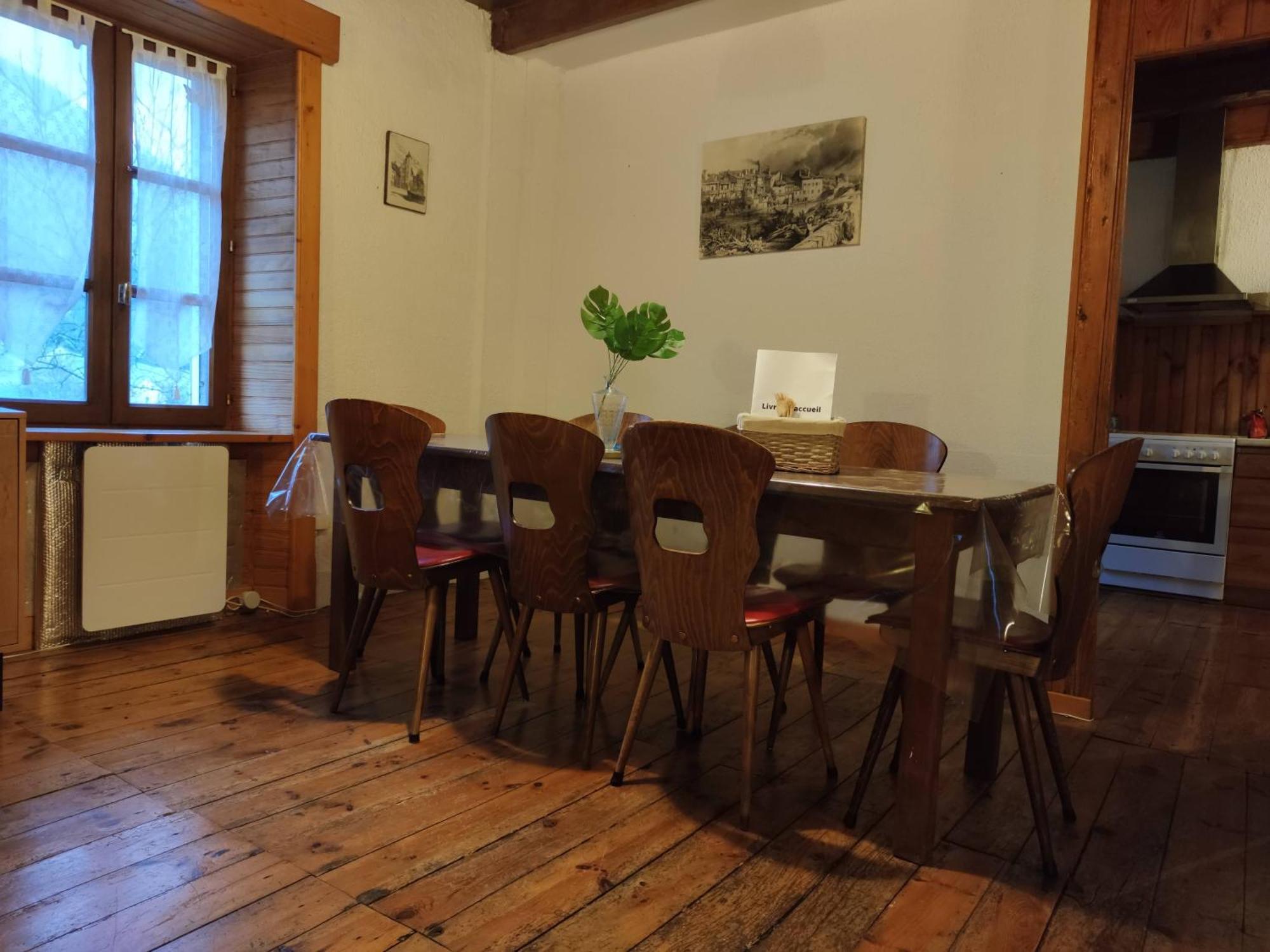 Maison Familiale Et Authentique Saint-Jacques-des-Blats Ngoại thất bức ảnh